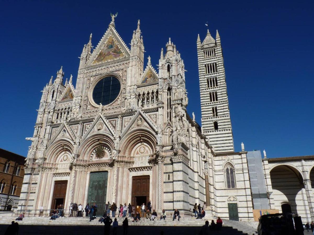 Gli Archi Nel Cuore Di เซียนา ภายนอก รูปภาพ